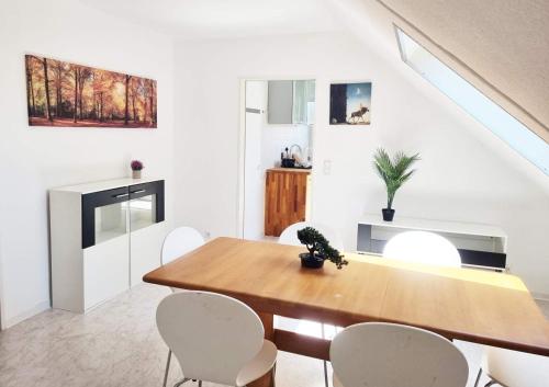 مطبخ, Fully equipped Apartment with big balcony and cozy living room in Dietzenbach مطبخ, Fully equipped Apartment with big balcony and cozy living room in Dietzenbach