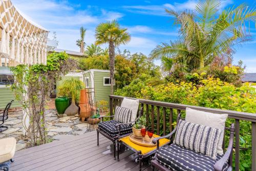 Hues and Views in Dana Point Hues and Views in Dana Point
