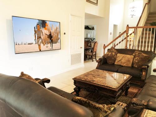 Windsor Hills Resort - Enchanted Crystal Castle