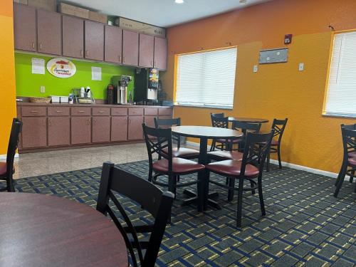 Food and beverages, Super 8 by Wyndham Houston/Brookhollow NW in Houston West Food and beverages, Super 8 by Wyndham Houston/Brookhollow NW in Houston West