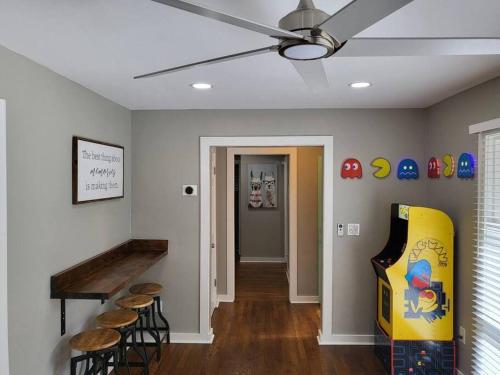 Rare Find! Private Heated Pool & Spa - Entire Home Near ATL City Center in English Avenue Rare Find! Private Heated Pool & Spa - Entire Home Near ATL City Center in English Avenue