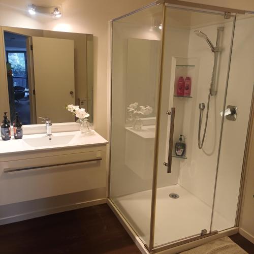 Bathroom, Tiwai Waka Retreat in Upper Hutt Bathroom, Tiwai Waka Retreat in Upper Hutt