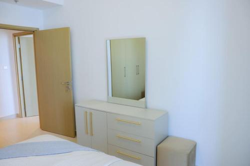 Стая за гости, High-Floor 2BR at Creek Harbour, Dubai in Dubai Festival City Стая за гости, High-Floor 2BR at Creek Harbour, Dubai in Dubai Festival City