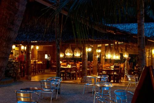 Restaurant, Easy Diving and Beach Resort in Sipalay Restaurant, Easy Diving and Beach Resort in Sipalay