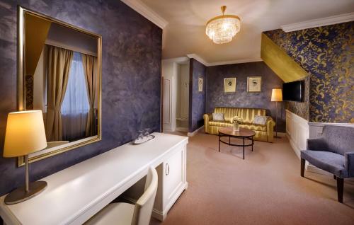 Cameră de oaspeţi, Grand hotel Stary Smokovec in Vysoke Tatry Cameră de oaspeţi, Grand hotel Stary Smokovec in Vysoke Tatry