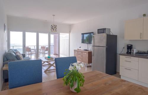 Whitehouse Lagun Apartments in 拉古恩 Whitehouse Lagun Apartments in 拉古恩