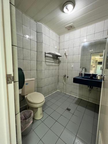 Bathroom, Dajenshan Hotel in Kenting Bathroom, Dajenshan Hotel in Kenting