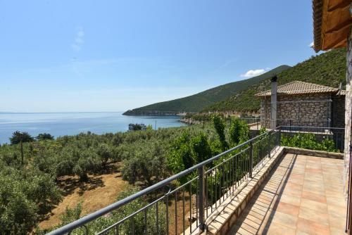 ระเบียง/ชานเรือน, Astros Beach house within an olive farm in แอสโทรซ ระเบียง/ชานเรือน, Astros Beach house within an olive farm in แอสโทรซ