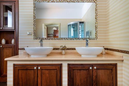 Bathroom, Villa Simone Vacation Villa With Wifi - Happy Rentals in Sava Bathroom, Villa Simone Vacation Villa With Wifi - Happy Rentals in Sava