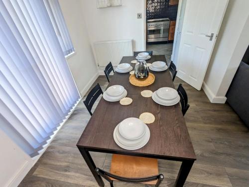 Facilities, No 51 - Spacious 3 Bed Home - Free Parking - Wi-Fi - Contractors in Croxteth Facilities, No 51 - Spacious 3 Bed Home - Free Parking - Wi-Fi - Contractors in Croxteth