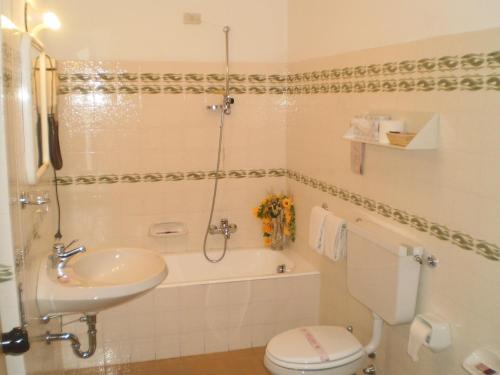 Bagno, Hotel Belvedere in Lanzo d'Intelvi Bagno, Hotel Belvedere in Lanzo d'Intelvi