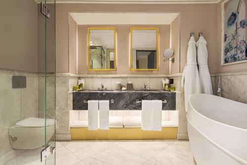 Shower, Wyndham Bukhara in Bukhoro Shower, Wyndham Bukhara in Bukhoro