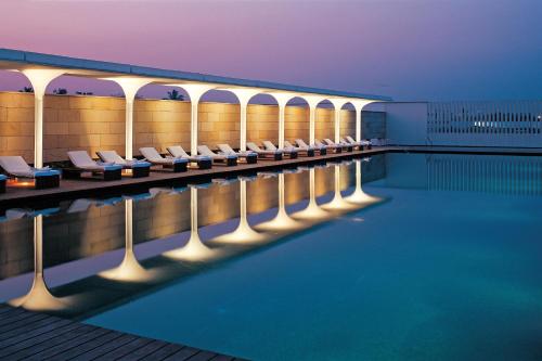 בריכת שחיה, ITC Sonar, a Luxury Collection Hotel, Kolkata in Kolkata בריכת שחיה, ITC Sonar, a Luxury Collection Hotel, Kolkata in Kolkata