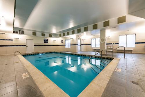 Úszómedence, Radisson Hotel Fairview Heights - St. Louis in Fairview Heights Úszómedence, Radisson Hotel Fairview Heights - St. Louis in Fairview Heights