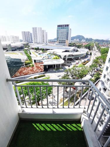 Balcony/terrace, TuR10-Oppesite Pisa Stadium-1min-FoodCourt-MiniMarket in Bayan Baru Balcony/terrace, TuR10-Oppesite Pisa Stadium-1min-FoodCourt-MiniMarket in Bayan Baru