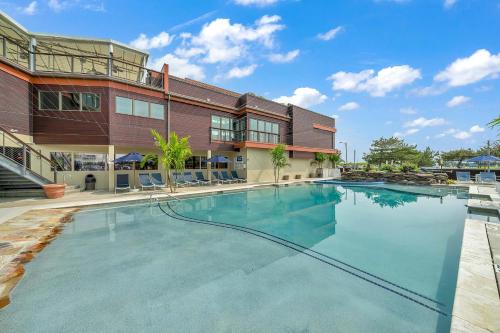 Úszómedence, ICONA Windrift in Avalon (NJ) Úszómedence, ICONA Windrift in Avalon (NJ)