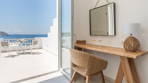 Manoulas Mykonos Beach Resort in Agio Ioannis Manoulas Mykonos Beach Resort in Agio Ioannis