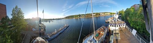 Terraza/balcón, Ship Windö (Ship Windo) in Sodertalje Terraza/balcón, Ship Windö (Ship Windo) in Sodertalje