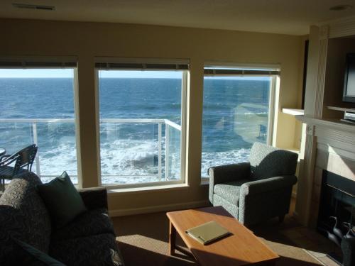 在meiguo.com看到的Whale Pointe at Depoe Bay的介绍图片