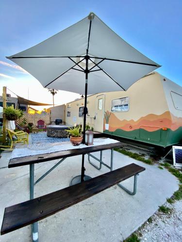 The Bohemian Cowboy w/Private Jacuzzi & outdoor movie in Arcadia (FL) The Bohemian Cowboy w/Private Jacuzzi & outdoor movie in Arcadia (FL)