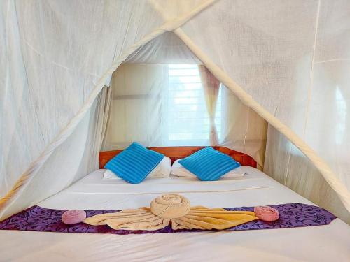 Jungle Hill Beach Bungalow in Koh Jum / Koh Pu (Krabi) Jungle Hill Beach Bungalow in Koh Jum / Koh Pu (Krabi)