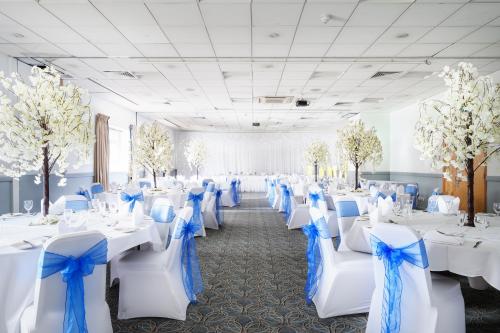 Holiday Inn Leeds-Wakefield M1 Jct40 By IHG in Wakefield Holiday Inn Leeds-Wakefield M1 Jct40 By IHG in Wakefield