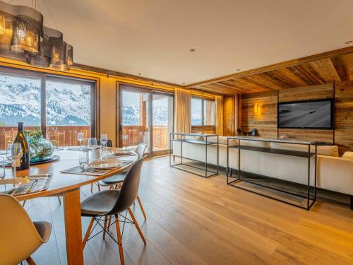 Duplex Spacieux au Rond-Point des Pistes avec Parking, Balcon et Services Inclus - FR-1-613-93 in Meribel Duplex Spacieux au Rond-Point des Pistes avec Parking, Balcon et Services Inclus - FR-1-613-93 in Meribel