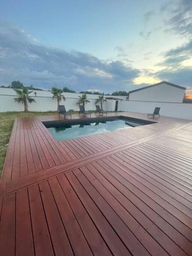 Superbe Villa avec Piscine 10 minutes rocade in Creon Superbe Villa avec Piscine 10 minutes rocade in Creon