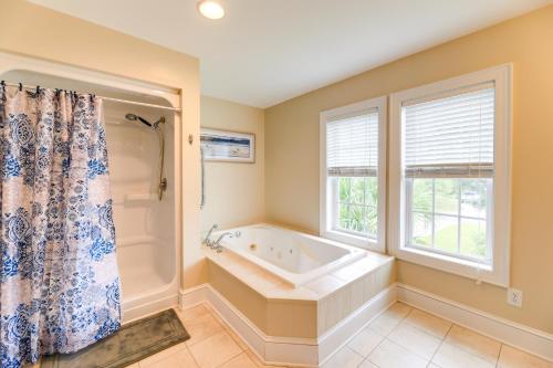 Harkers Island Vacation Rental with Pool Table! in ฮาร์เคอร์สไอส์แลนด์ Harkers Island Vacation Rental with Pool Table! in ฮาร์เคอร์สไอส์แลนด์