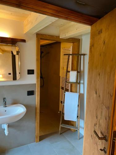Bathroom, Le Camere di Marietta in Rovere Veronese Bathroom, Le Camere di Marietta in Rovere Veronese