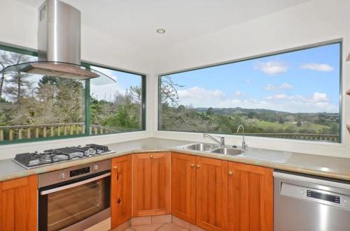 Peaceful and close to town in Avenues Peaceful and close to town in Avenues