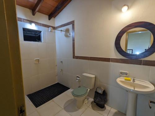 Salle de bain, Cómoda casa independiente (Comoda casa independiente) in Capiata Salle de bain, Cómoda casa independiente (Comoda casa independiente) in Capiata