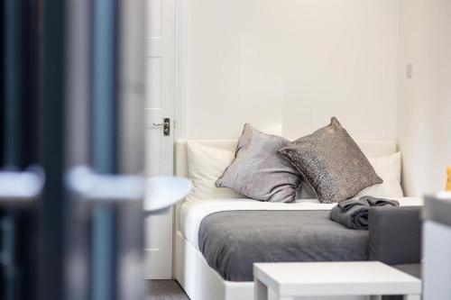 Quartos, GlamNess Luxury Shipping Containers: Adults Only in Culduthel Quartos, GlamNess Luxury Shipping Containers: Adults Only in Culduthel