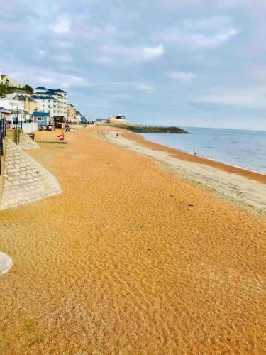 Sevärdhet i närheten, Centrally located "Spring Cottage" Perfect Ventnor Holiday Home in Östra Ventnor Sevärdhet i närheten, Centrally located "Spring Cottage" Perfect Ventnor Holiday Home in Östra Ventnor