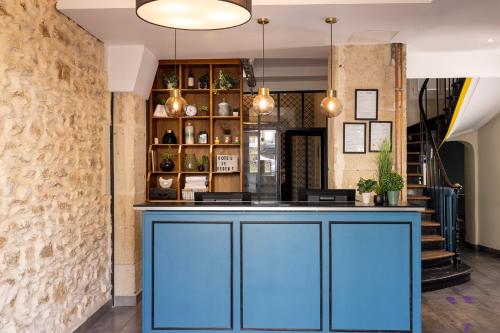 Lobby, Le Regent Montmartre by Hiphophostels near Montmartre Lobby, Le Regent Montmartre by Hiphophostels near Montmartre