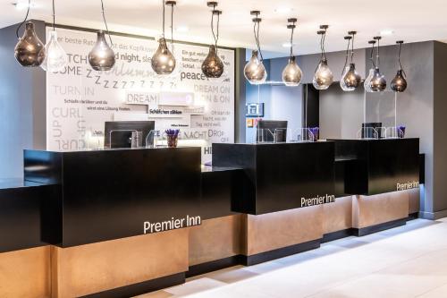 Vstupní hala, Premier Inn Braunschweig City Centre in Braunschweig Vstupní hala, Premier Inn Braunschweig City Centre in Braunschweig