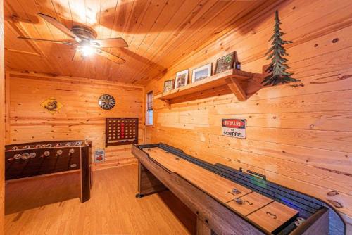 Recreatie-faciliteiten, Cabin #6 Bobcat Bunkhouse - Pet Friendly - King Bed - Sleeps 4 in Kohls Ranch Recreatie-faciliteiten, Cabin #6 Bobcat Bunkhouse - Pet Friendly - King Bed - Sleeps 4 in Kohls Ranch