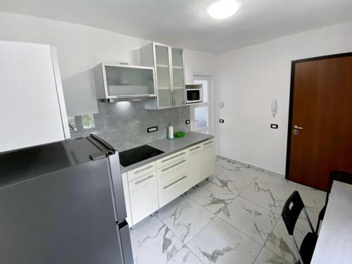 Cucina, Accogliente appartamento in Ballabio Cucina, Accogliente appartamento in Ballabio
