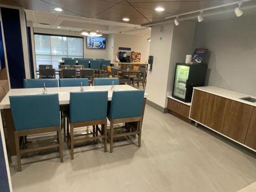 طعام و مشروبات, Holiday Inn Express Fort Lauderdale North - Executive Airport By IHG in لودردال ليكس طعام و مشروبات, Holiday Inn Express Fort Lauderdale North - Executive Airport By IHG in لودردال ليكس