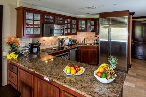 Waipouli Beach Resort Exquisite Oceanview Overlooking the Fantasy Pool in Kapaa (HI) Waipouli Beach Resort Exquisite Oceanview Overlooking the Fantasy Pool in Kapaa (HI)