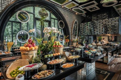 Food and beverages, InterContinental Danang Sun Peninsula Resort By IHG in Tho Quang Food and beverages, InterContinental Danang Sun Peninsula Resort By IHG in Tho Quang