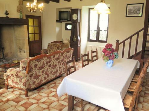 Holiday Home Le Pigeonnier by Interhome in Jayac Holiday Home Le Pigeonnier by Interhome in Jayac