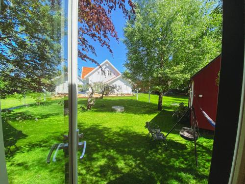 Сад, Tiny house - idyllic accommodation in Грімштад Сад, Tiny house - idyllic accommodation in Грімштад