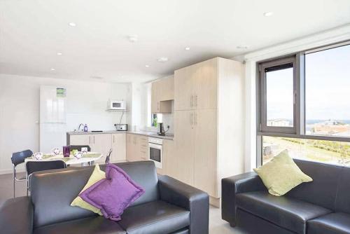 Kitchen, Edinburgh College Residence in Leith Kitchen, Edinburgh College Residence in Leith