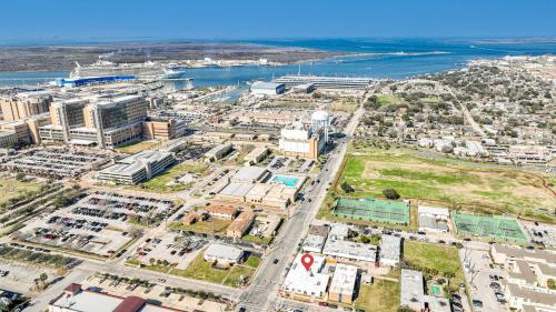 In Living Coral Studio Apartment in Downtown Galveston In Living Coral Studio Apartment in Downtown Galveston
