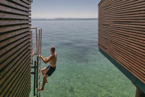 Kilátás, Hotel Palafitte in Neuchatel Kilátás, Hotel Palafitte in Neuchatel