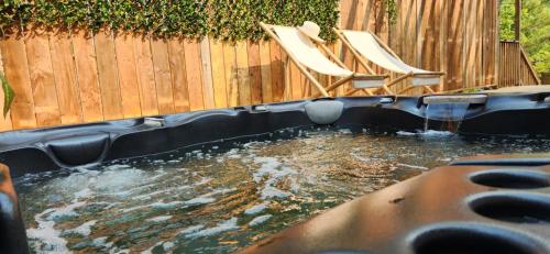 Boho Cottage - Hot tub and close to Beach in Fort Erie Boho Cottage - Hot tub and close to Beach in Fort Erie