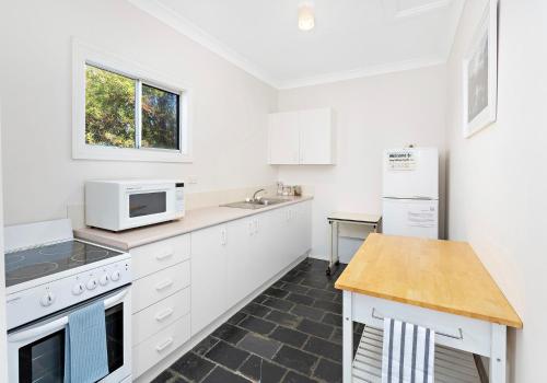 Cosy cottage by the sea in Gerroa Cosy cottage by the sea in Gerroa