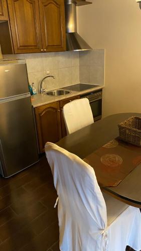 مطبخ, Eleatis in Margariti مطبخ, Eleatis in Margariti