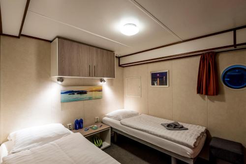 Hotelboat Quo Vadis in Binnenstad-Oost Hotelboat Quo Vadis in Binnenstad-Oost